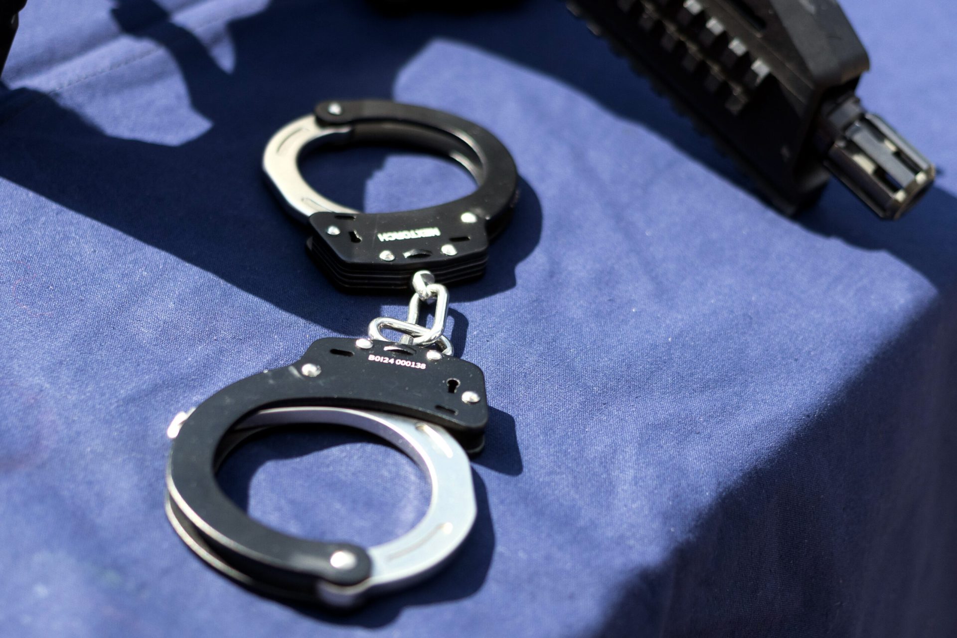 Un cetățean turc, în vârstă de 45 de ani, a fost reținut pentru trafic internațional și intern de droguri după ce a fost prins în flagrant cu 30 de kilograme de cocaină