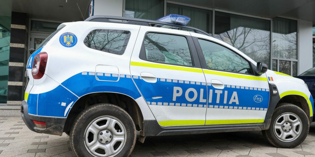 Vandalism la Reghin: Monumente din Cimitirul Evreiesc, culcate la pământ