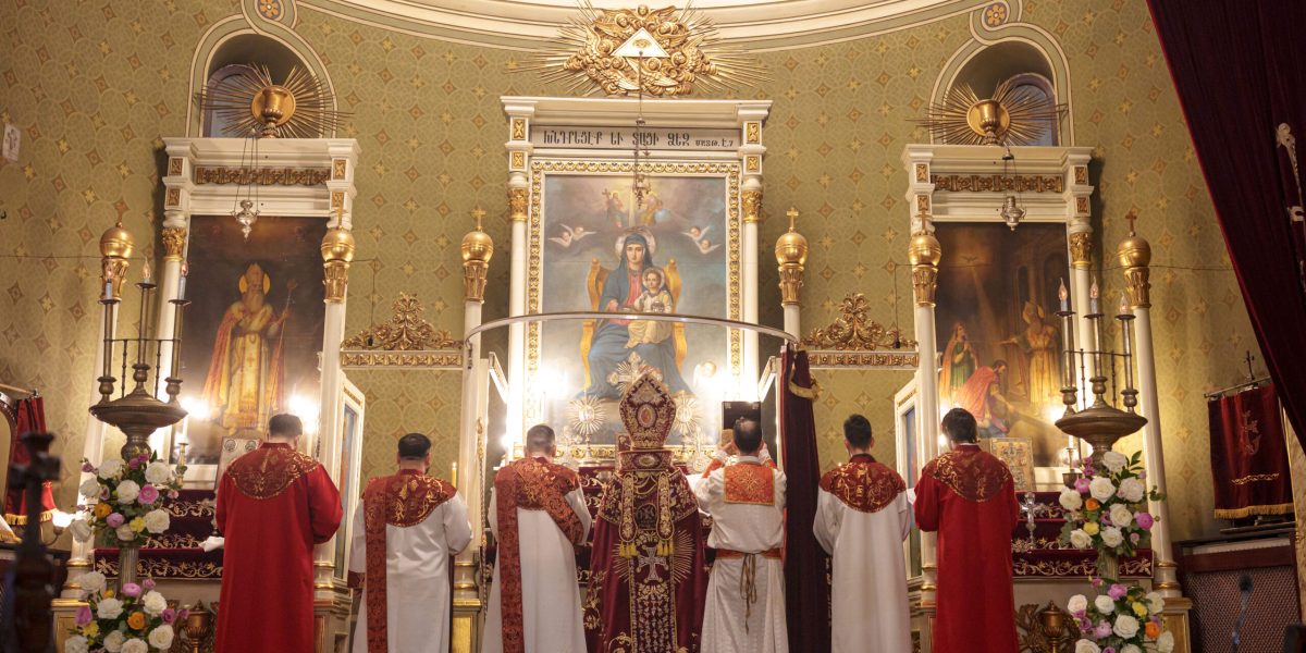 Mediafax urează Paște fericit: Hristos a Înviat! Bucurie în toată România