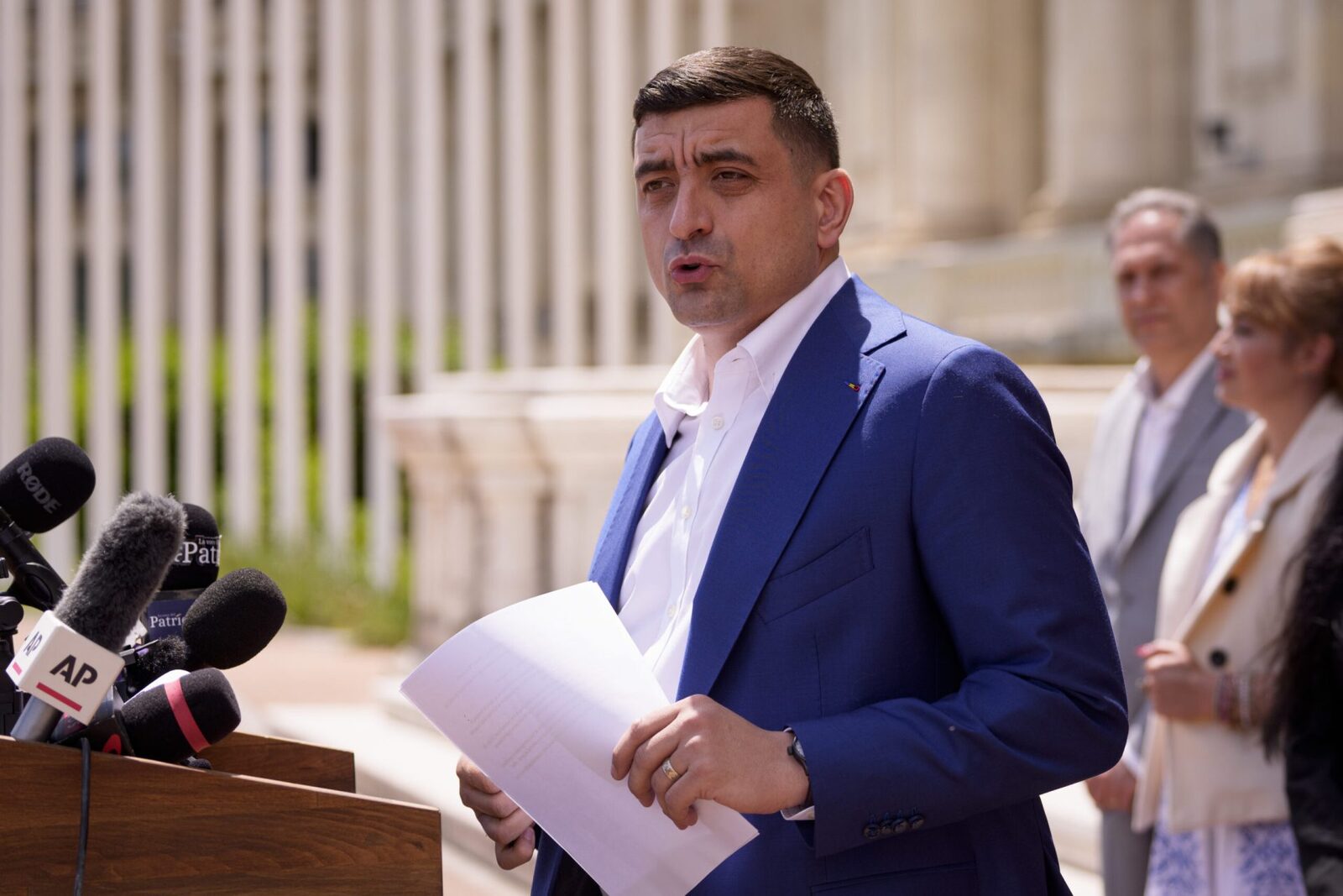 Simion, replică dură lui Peter Magyar: „N-am dansat pe morminte”