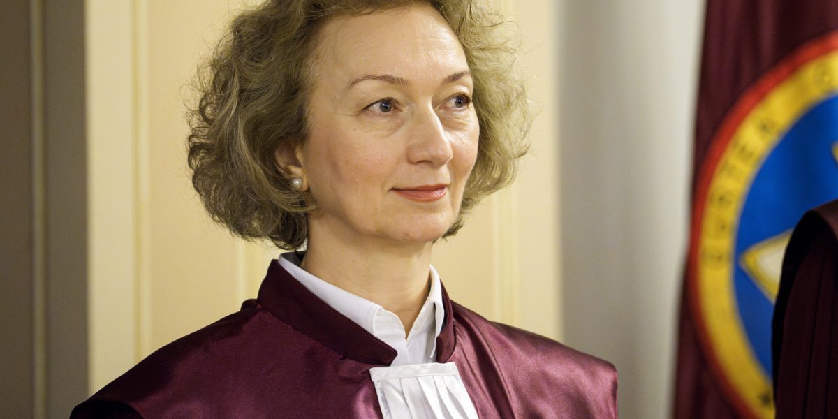 CCR, sub tensiune: Simina Tănăsescu, despre ieșirea judecătorilor din sală