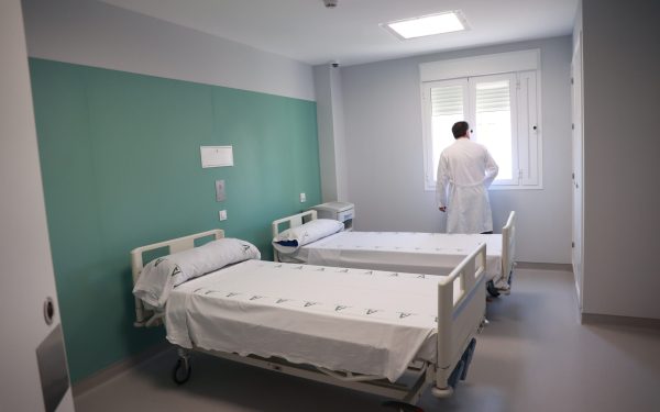 Ce face o „doula a morții”? Profesia care stârnește controverse
