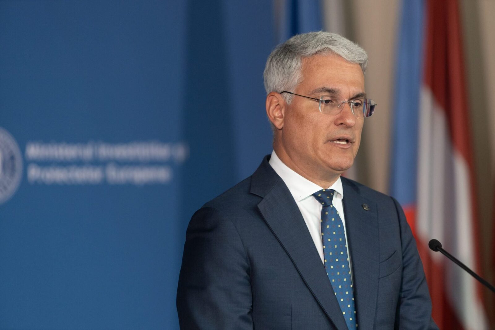 Ancheta europeană: Microbuzele școlare electrice, sub lupa Parchetului la sesizarea lui Pîslaru