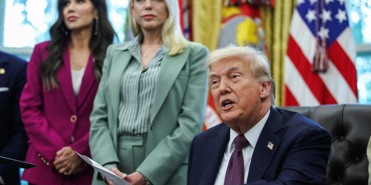Dificultăți pentru Donald Trump: Ignoră sfaturile și improvizează