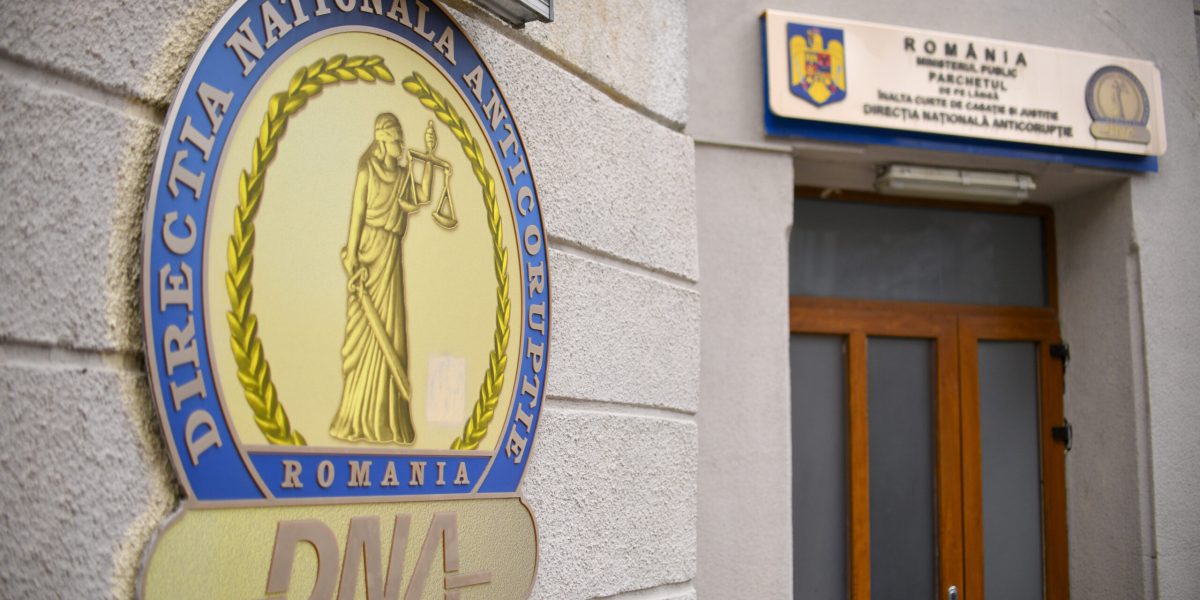 Fosta șefă DSP Brașov, trimisă în judecată: Avertiza spitalul de controale