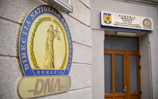 Fosta șefă DSP Brașov, trimisă în judecată: Avertiza spitalul de controale