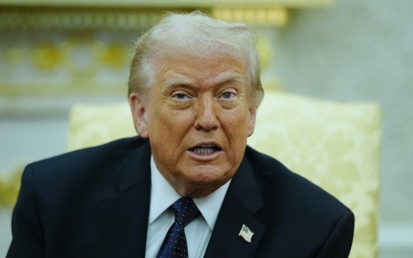 Trump, vindecător IA: Imaginea-șoc cu Donald în rol de Isus stârnește controverse