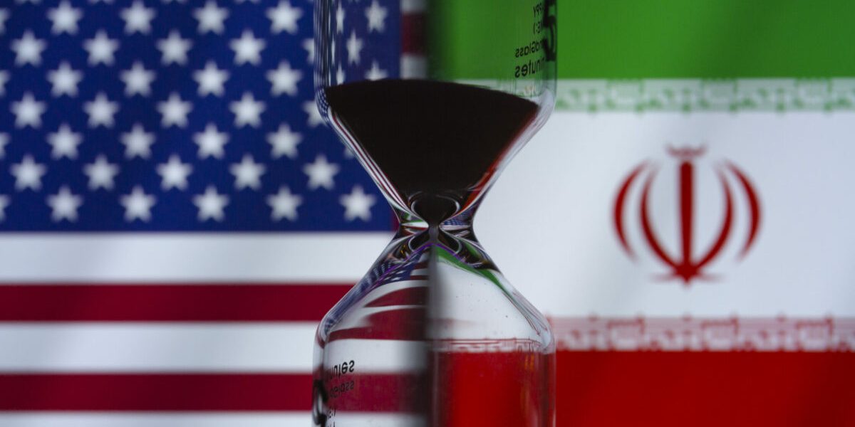 Criza în Orientul Mijlociu: Iranul amenință strâmtoarea Ormuz, SUA în standby