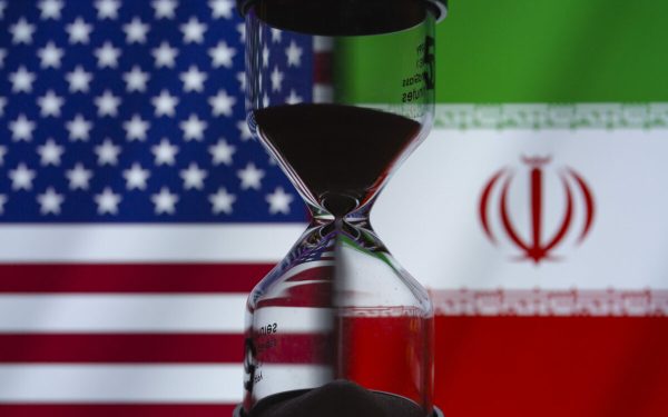 Criza în Orientul Mijlociu: Iranul amenință strâmtoarea Ormuz, SUA în standby