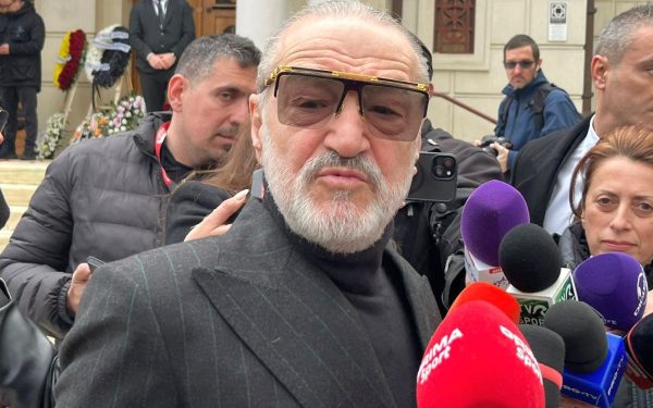 Am rămas mut! Ce îi va spune jurnalistul lui Răzvan?