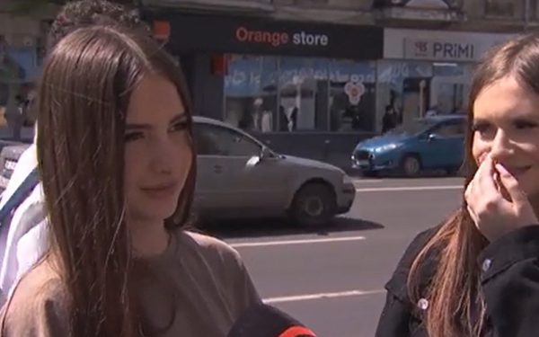 Nou val periculos pe net: Influencerii otrăvesc tinerii cu trenduri nocive
