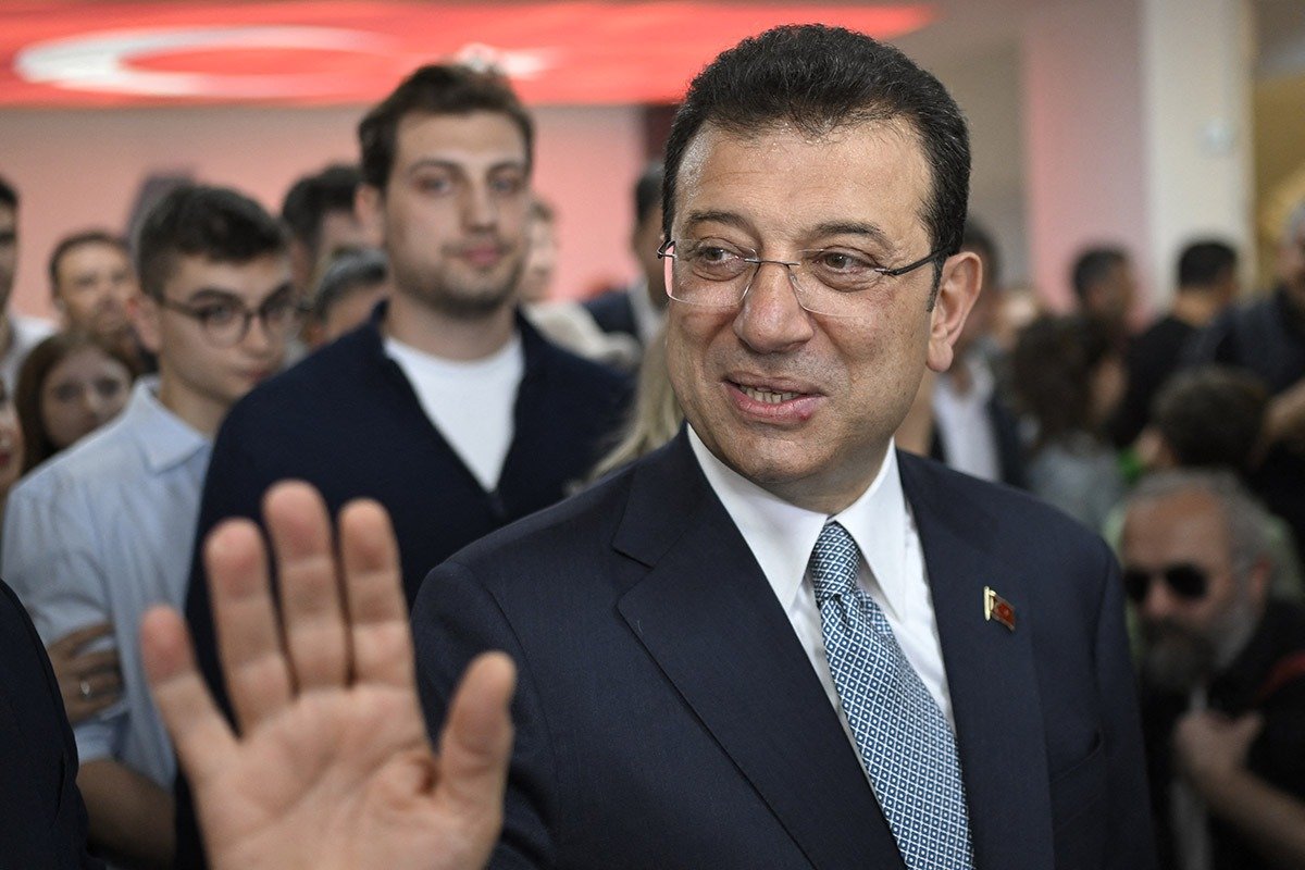 Procurorii turci deschid o nouă anchetă împotriva primarului Istanbulului Procurorii turci au lansat marți o nouă anchetă împotriva primarului Istanbulului, Ekrem Imamoglu, suspectat de insultarea unui funcționar public