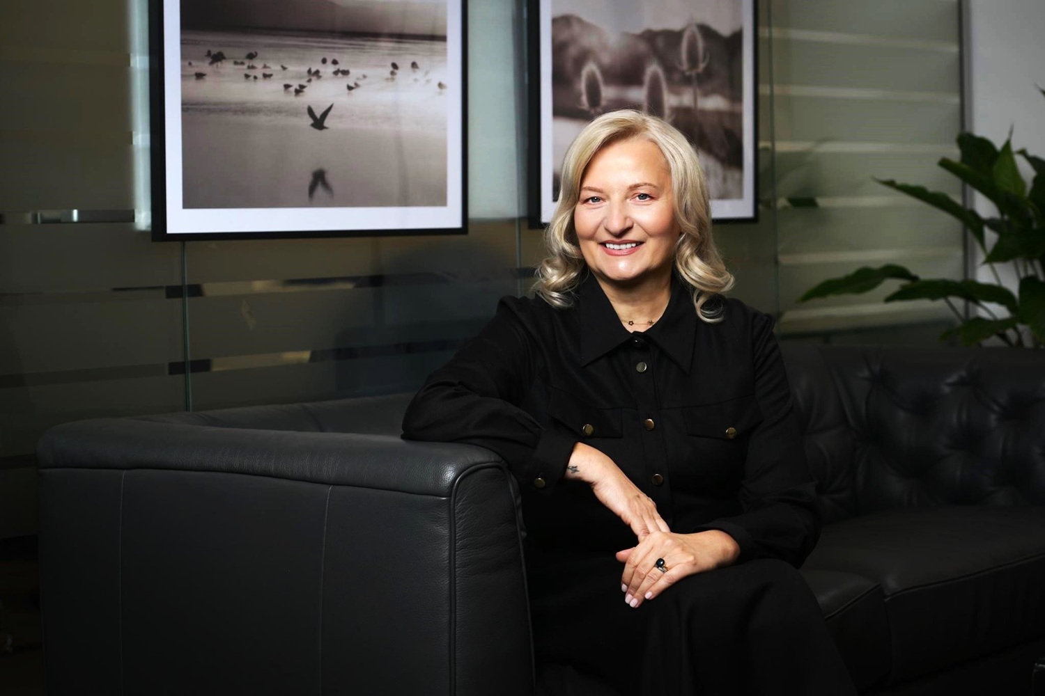 Cargus și FROO: Parteneriat pentru livrări mai rapide în România Cargus, una dintre cele mai importante companii de curierat din țară, își consolidează rețeaua de livrare out-of-home prin intermediul unui parteneriat strategic cu lanțul de magazine de proximitate FROO