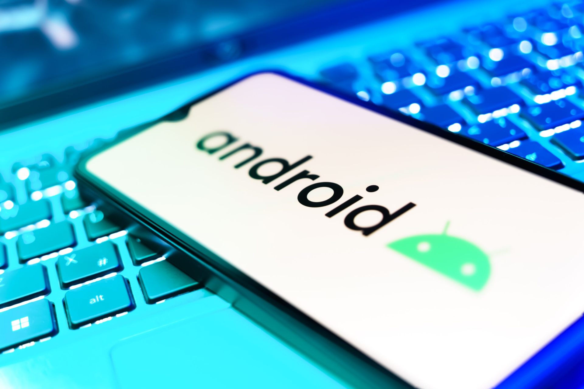 Peste 2,3 milioane de dispozitive Android au fost infectate cu malware prin intermediul a peste 50 de aplicații disponibile în Google Play