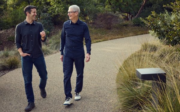 TIM COOK, pașii spre ieșire: John Ternus, noul CEO Apple?
