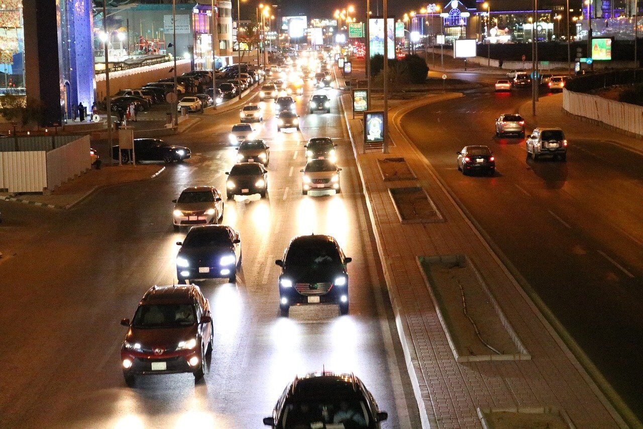 Atacurile recente din Arabia Saudită au afectat producția de petrol Atacurile recente asupra instalațiilor energetice din Arabia Saudită au dus la o reducere semnificativă a capacității de producție a Regatului