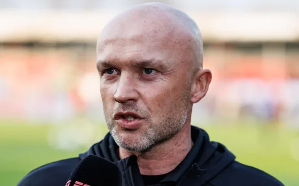 Schreuder niet nerveus voor kraker: 'Als je bij Feyenoord, Ajax of PSV werkt...'