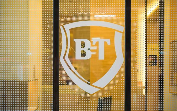 Banca Transilvania anunță programul pentru Paștele 2026