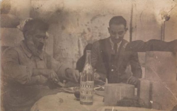 Brâncuși, de Paște: Ouă pictate și festinuri memorabile pentru prieteni