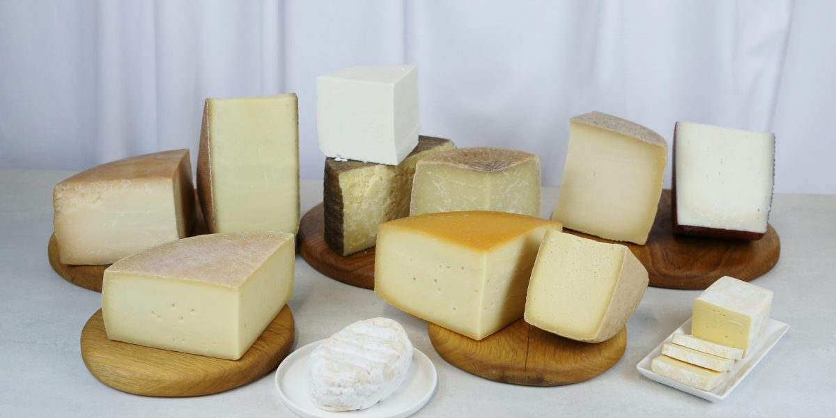 România: Prima selecție de brânzeturi maturate, curatoriată de experți