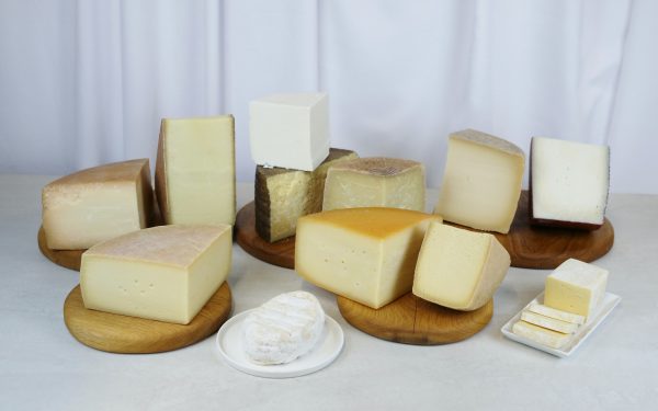 România: Prima selecție de brânzeturi maturate, curatoriată de experți