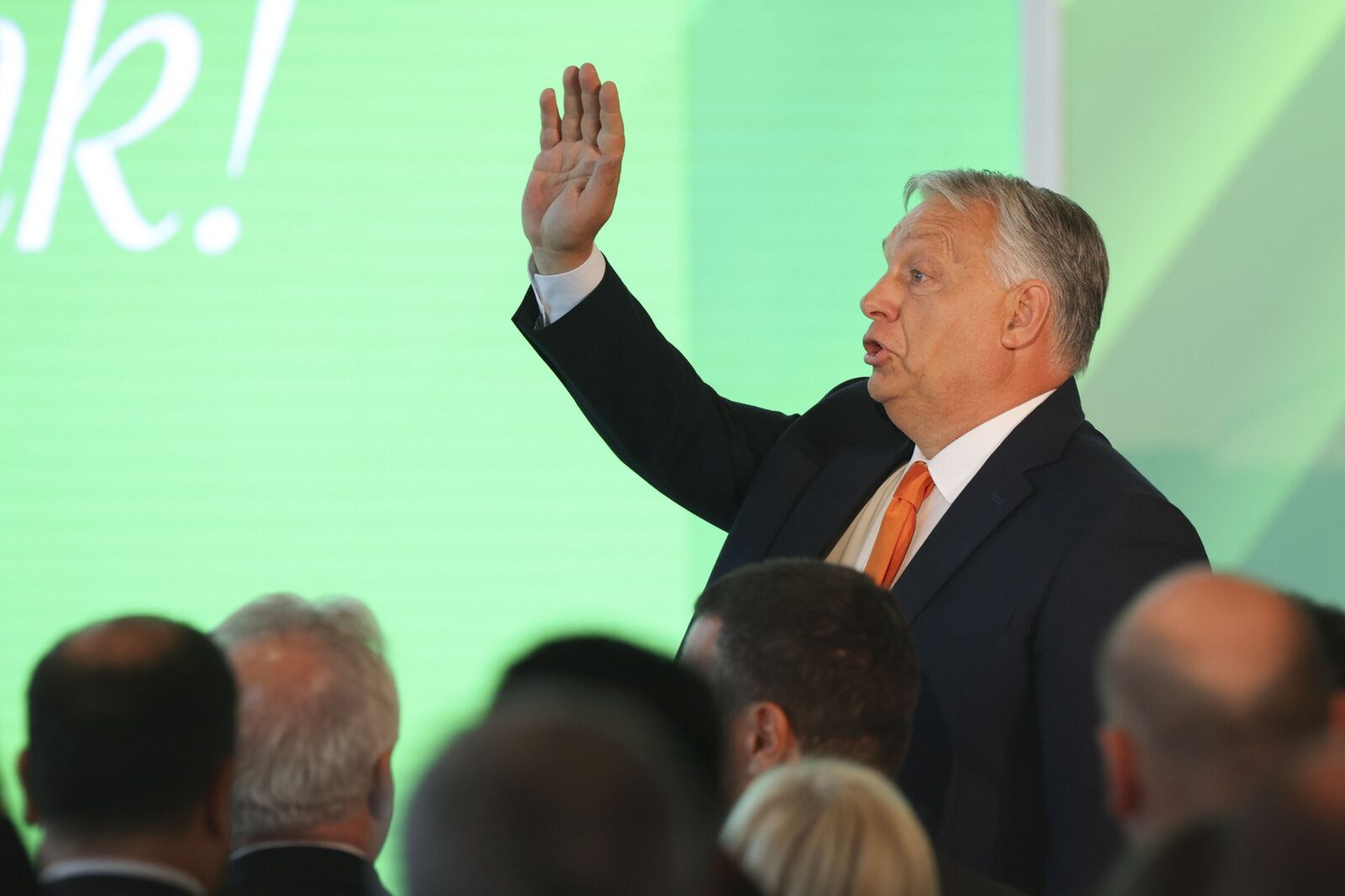 Orban, debarcat: Reacții puternice la Bruxelles și Paris