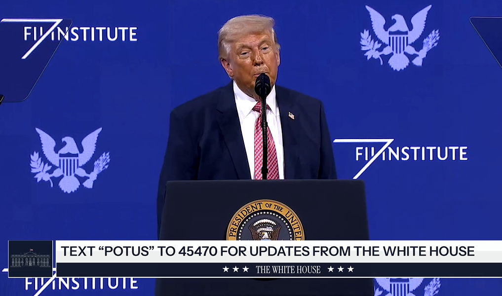 Trump, decizie șoc: Blochează Strâmtoarea Hormuz după negocieri cu Iranul