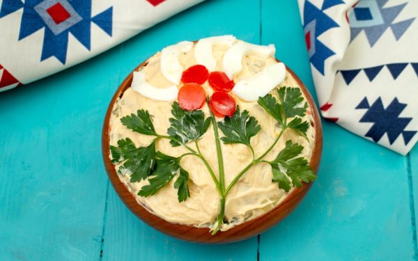 Cât rezistă, de fapt, salata boeuf la frigider? Află după câte zile se strică