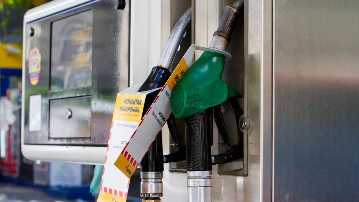 Prețurile carburanților, în continuare sub presiune: Ce spune Ministrul Energiei Prețurile la carburanți rămân ridicate, conform declarațiilor Ministrului Energiei, care a comunicat ultimele evoluții într-o conferință de presă susținută recent