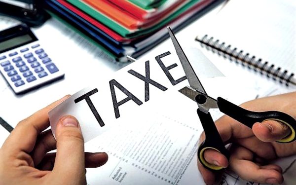 O taxă obligatorie lovește românii: eMag introduce o nouă plată, din 17 aprilie 2026