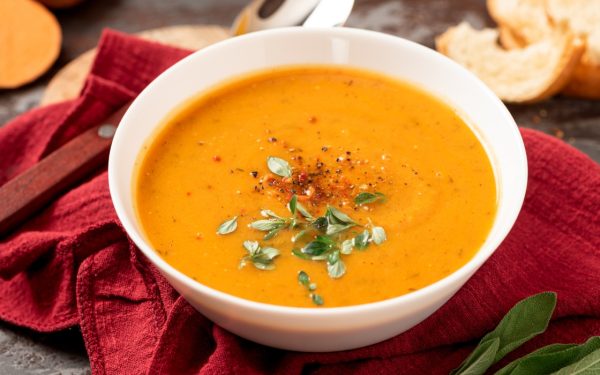 Rețete rapide și simple de supe detox după festinul pascal