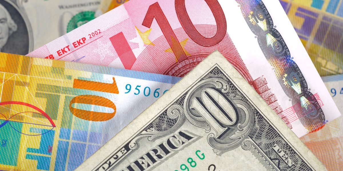 Curs BNR: Euro și francul elvețian, în cădere liberă. Aurul se ieftinește