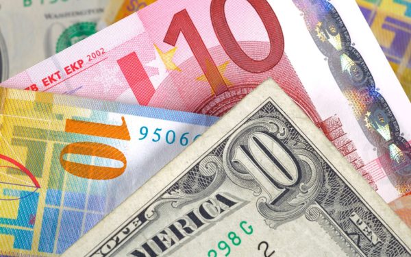 Curs BNR: Euro și francul elvețian, în cădere liberă. Aurul se ieftinește