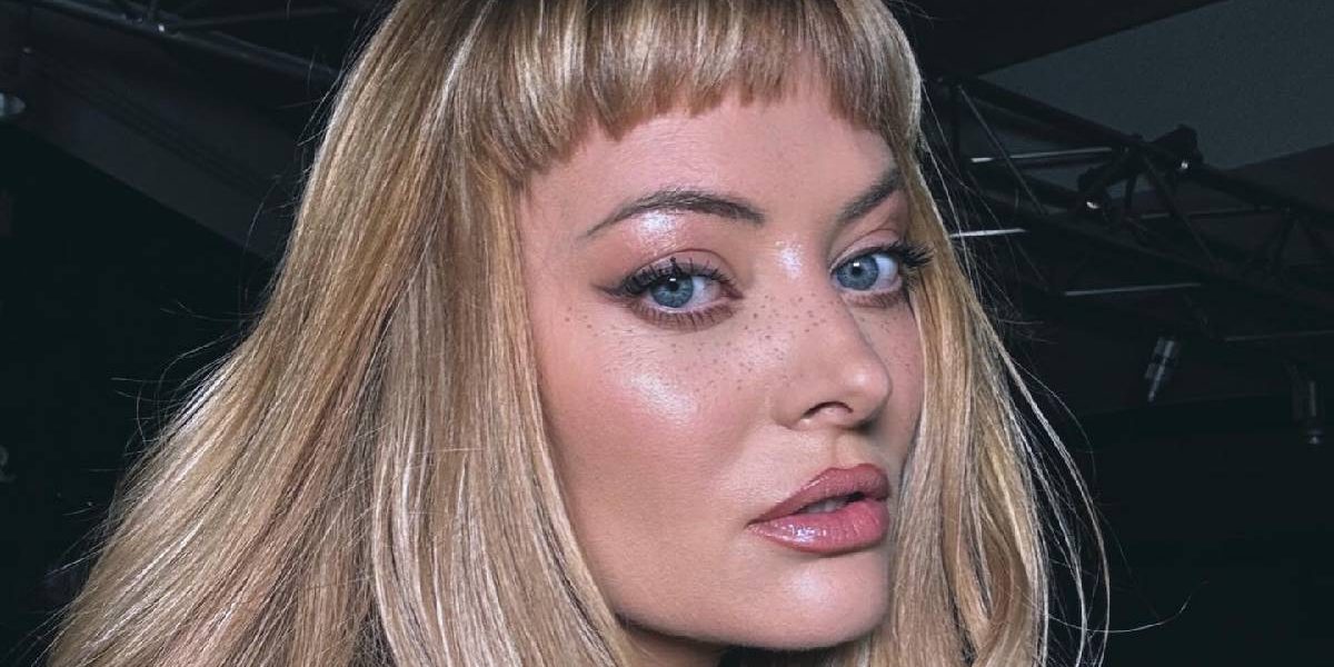 Transformarea spectaculoasă a Deliei: De la debut la star, un succes răsunător