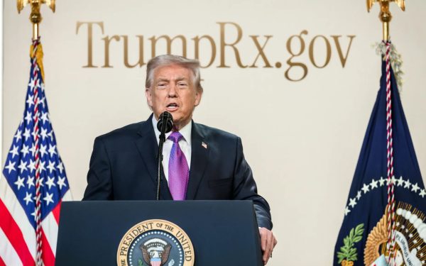 SUA și Iran la masa negocierilor: Trump, despre Ormuz: „O vom deschide”