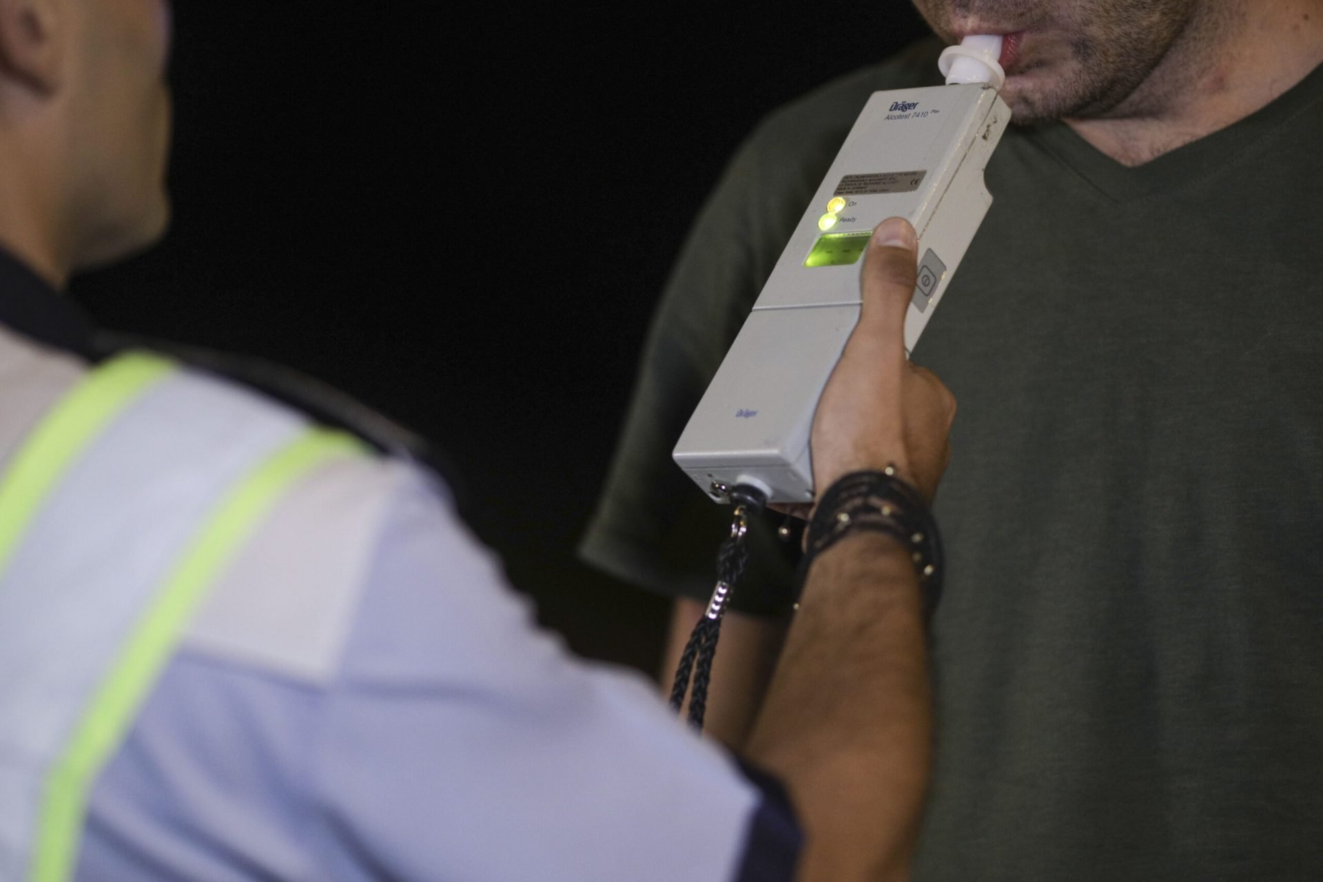 Polițiștii Brigăzii Rutiere din București au aplicat în noaptea de sâmbătă spre duminică sancțiuni în valoare de peste 24.000 de lei șoferilor care au încălcat legislația rutieră