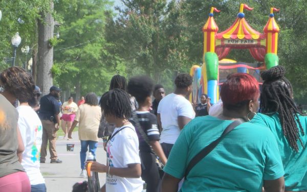 O mamă din România creează o comunitate pentru familiile cu autism