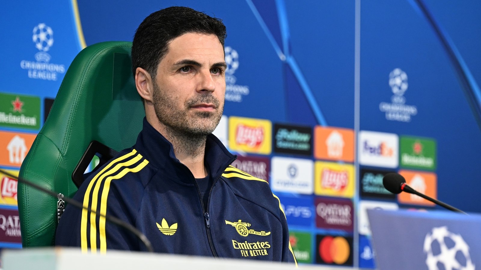 Arteta, pregătit pentru meciul din Liga Campionilor după dezamăgirea din weekend Antrenorul echipei Arsenal, Mikel Arteta, a sosit la Lisabona pentru meciul din sferturile Champions League, după o partidă nereușită în Premier League, unde echipa sa a suferit o înfrângere neașteptată