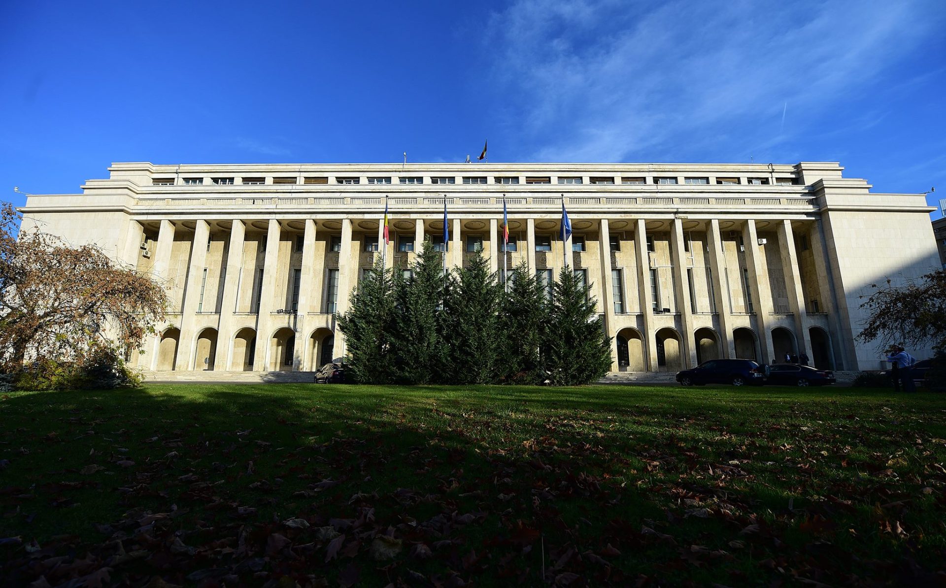 Premierul Ilie Bolojan dispune intensificarea controalelor la exploatarea agregatelor minerale Premierul Ilie Bolojan a convocat luni o ședință de lucru la Palatul Victoria, în urma căreia a decis intensificarea controalelor pe teren privind exploatarea agregatelor minerale