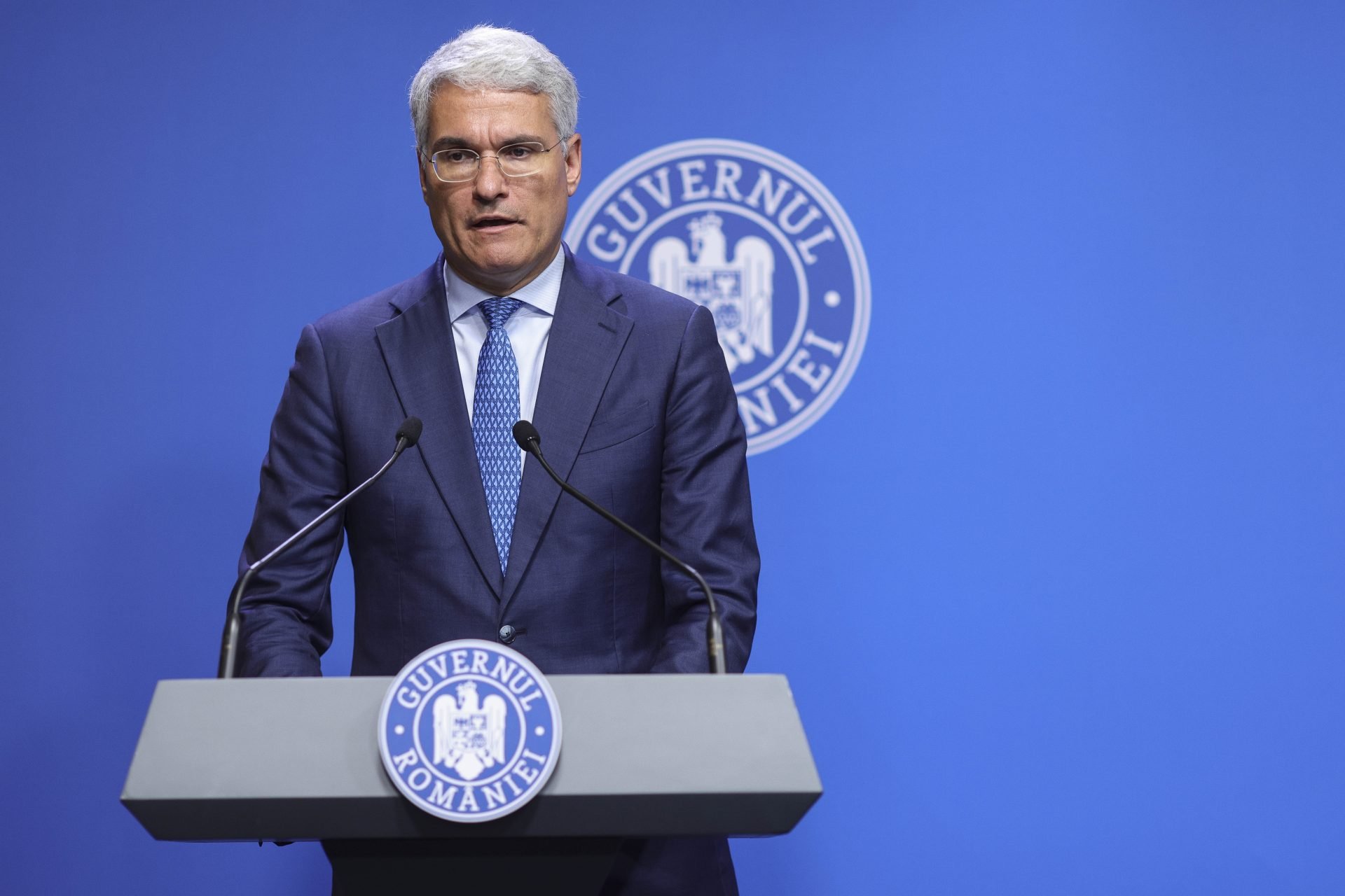 O treime din jaloanele din PNRR sunt în pericol: România riscă penalități de sute de milioane de euro Aproximativ o treime din investițiile și reformele asumate de România prin Planul Național de Redresare și Reziliență (PNRR) se află în prezent într-o zonă de risc ridicat de neimplementare, potrivit datelor prezentate joi de ministrul Investițiilor și Proiectelor Europene, Dragoș Pîslaru