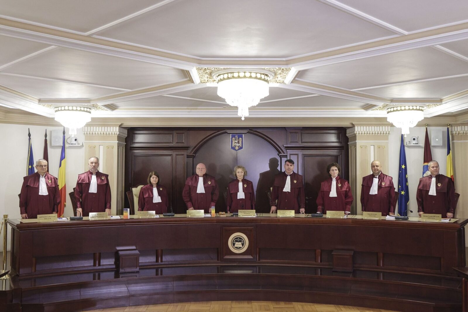 Judecătorii CCR, „supărați” cu 2.300 de euro: Cine plătește nota?