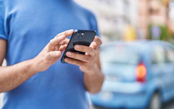 Autovit, revoluție în căutarea auto: ChatGPT-ul îți găsește mașina visată