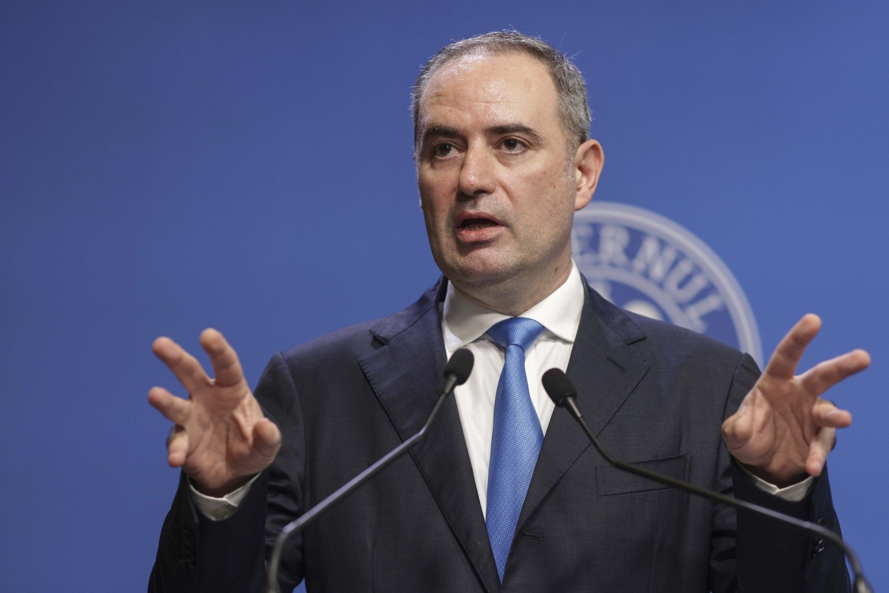 Ministrul Finanțelor, Alexandru Nazare, a anunțat joi intenția de a modifica legislația privind timbrul muzical, în colaborare cu Ministerul Culturii