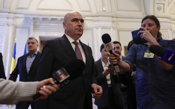 Bolojan, prima REACȚIE după retragerea sprijinului politic: Rămân premier!