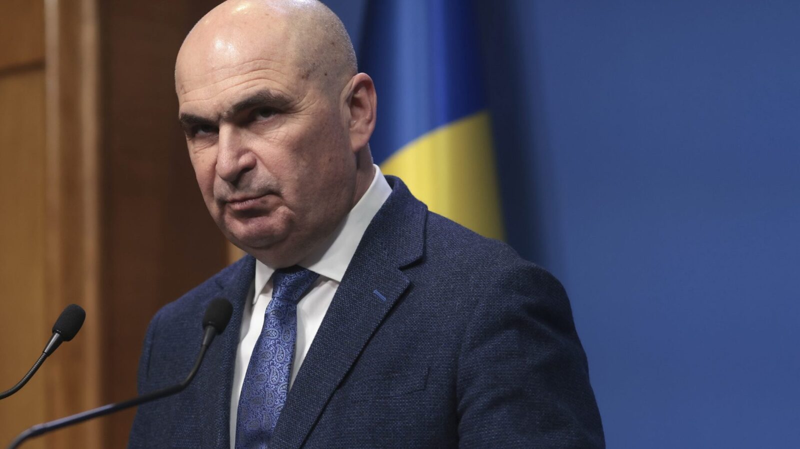 PSD vrea SĂ-l DEMITĂ pe Bolojan: Trei scenarii pe masa social-democraților (SURSE)