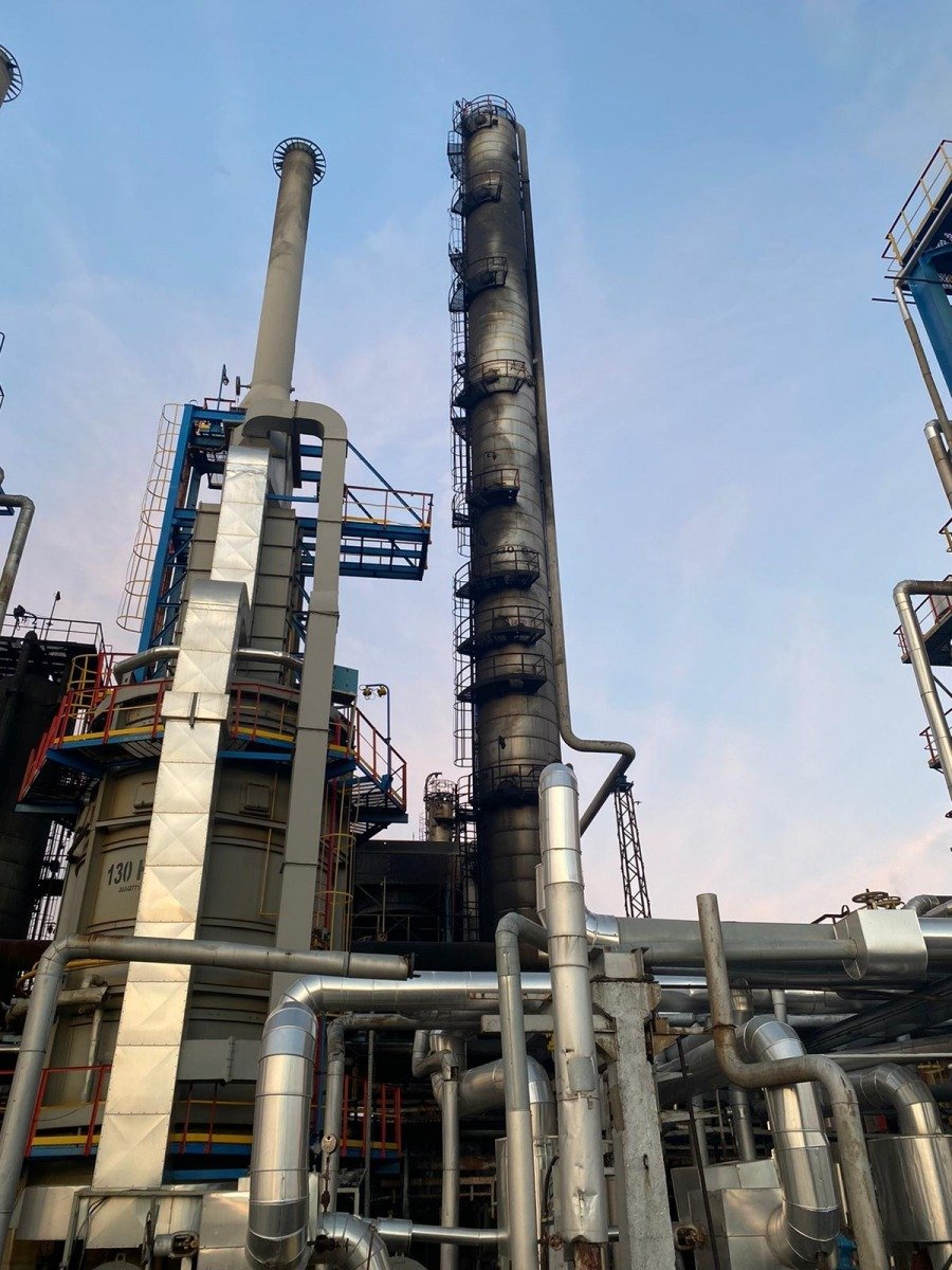 Rafinăria Petromidia și-a reluat activitatea la capacitate maximă după finalizarea lucrărilor de mentenanță Rafinăria Petromidia, cea mai mare unitate de profil din România, a redebutat operațiunile la parametri normali, după ce lucrările de mentenanță au fost finalizate la sfârșitul lunii martie
