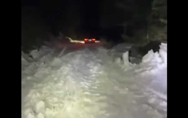 În noaptea de Înviere, tată și fiu, blocați de zăpadă în Cheile Oltețului