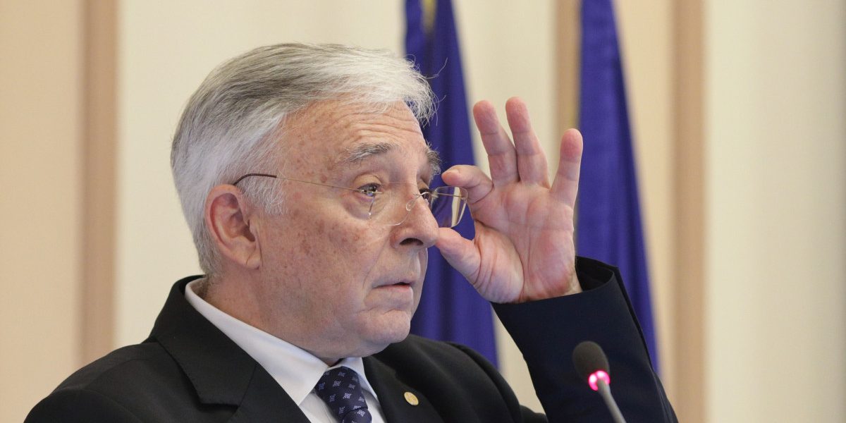 Isărescu: Lumea, sătulă de stabilitate, o va regreta când o pierde