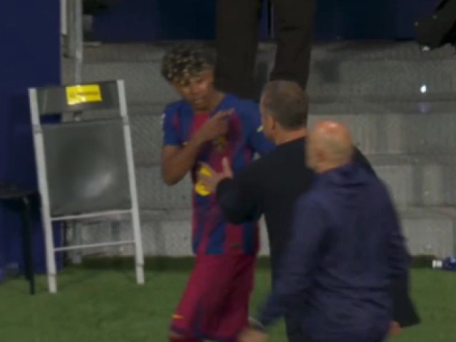 Lamine Yamal, tânărul superstar al FC Barcelona, a avut o reacție nervoasă la finalul meciului câștigat împotriva celor de la Atlético Madrid, scor 2-1, în etapa a 30-a din La Liga