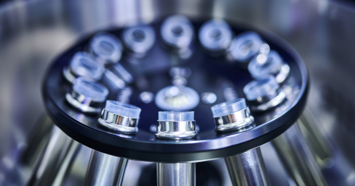 Deșeurile din plastic pot deveni resurse pentru producția de medicamente O cercetare recentă demonstrează că deșeurile din plastic, în special PET-urile, pot fi transformate în medicamente utilizate în tratamentul bolii Parkinson